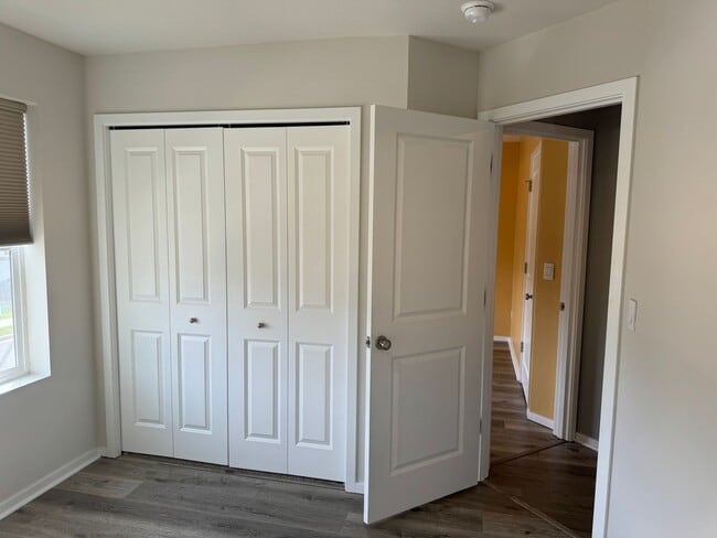 Building Photo - 4 bedroom 2.5 bathroom almost-new house in...