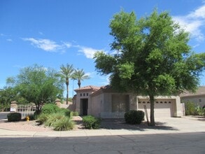Building Photo - Nice 2 Bedroom Plus Bonus Room / 2 Bath Home in Chandler Gated Community!