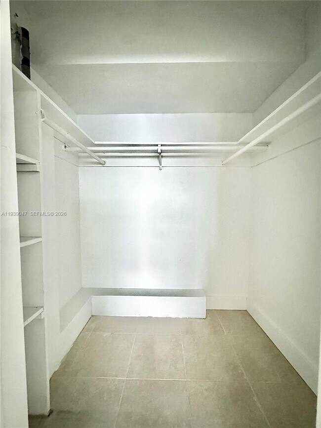 Building Photo - 1855 NE 121st St