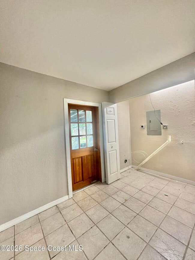 Building Photo - 2444 Victor Rd