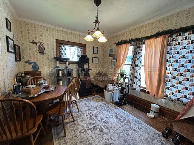 Building Photo - 808 Wheaton Ave