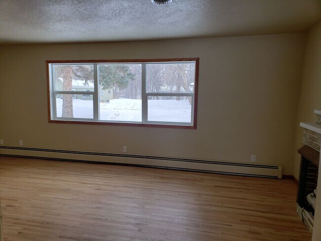 Building Photo - 1417 3rd Ave NW