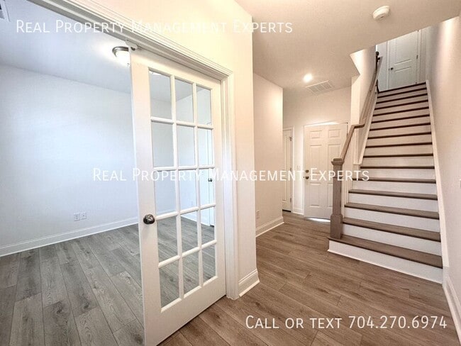 Building Photo - 5008 Layman Dr
