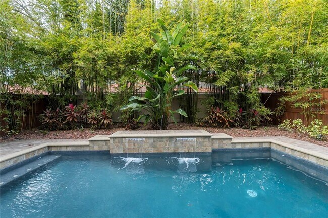 Building Photo - 8376 Via Vittoria Way