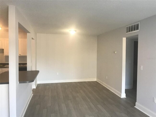 Building Photo - 492 Banyon Tree Cir