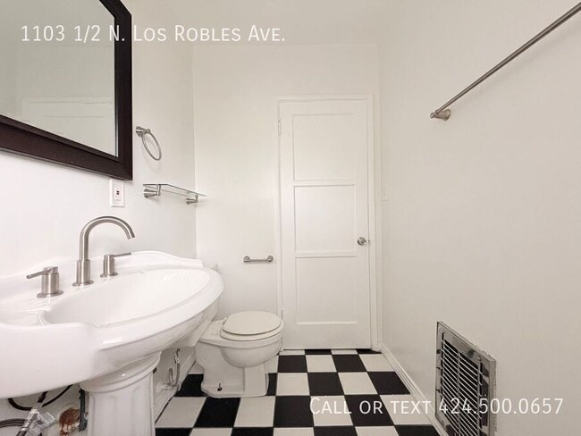 Building Photo - 1103 1/2 N. Los Robles Ave.-