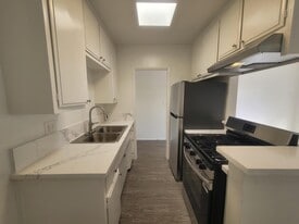 Building Photo - 3731 Canfield Ave