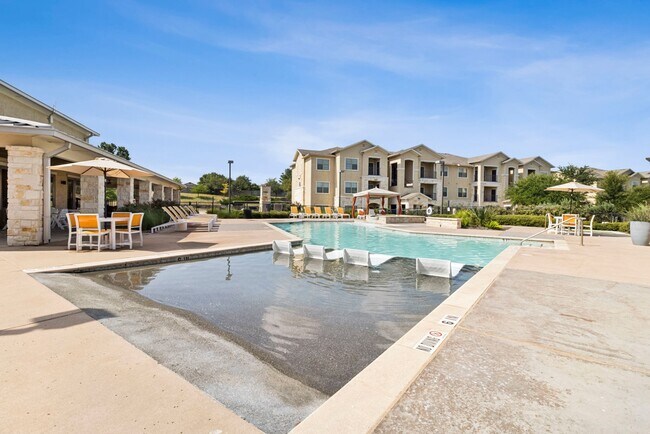 Building Photo - Silverado Apartments