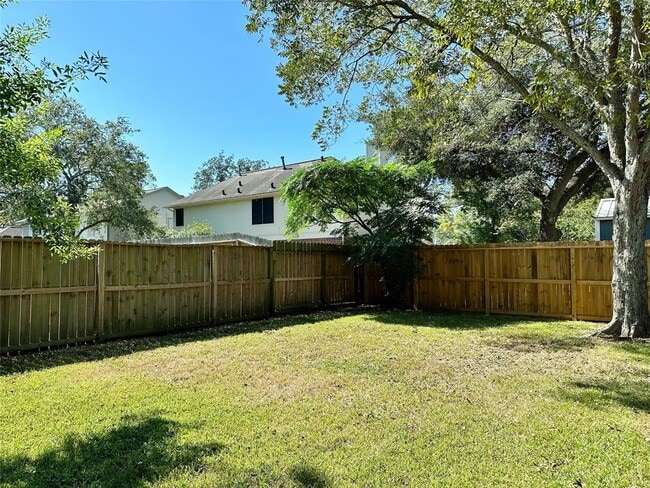 Building Photo - 2531 Orion Dr