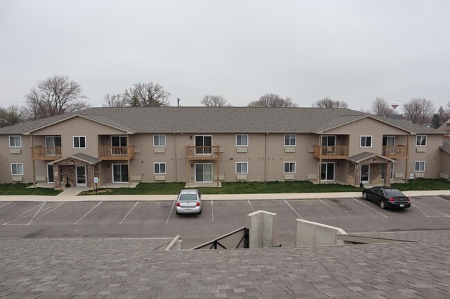Building Photo - 106 Gardens Ct