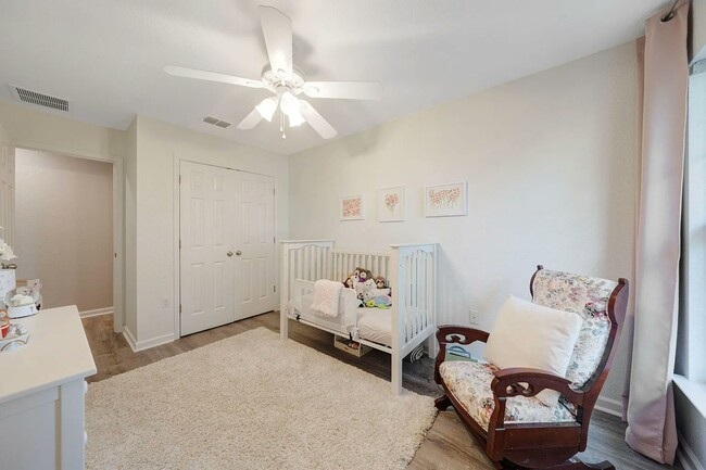 Building Photo - 233 Sand Oak Blvd