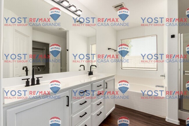 Building Photo - Well-Maintained Rental in Maricopa’s Torto...