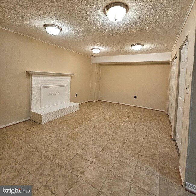 Building Photo - 4430 Airlie Way