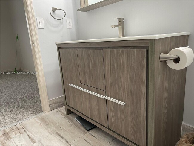 Building Photo - 1861 Salerno Cir