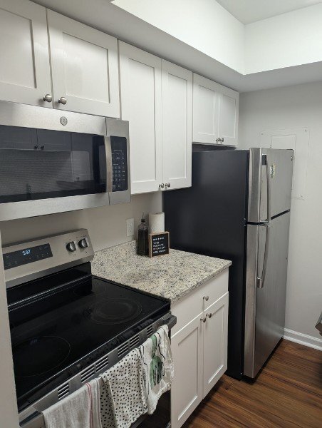 Building Photo - 18336 Streamside Dr