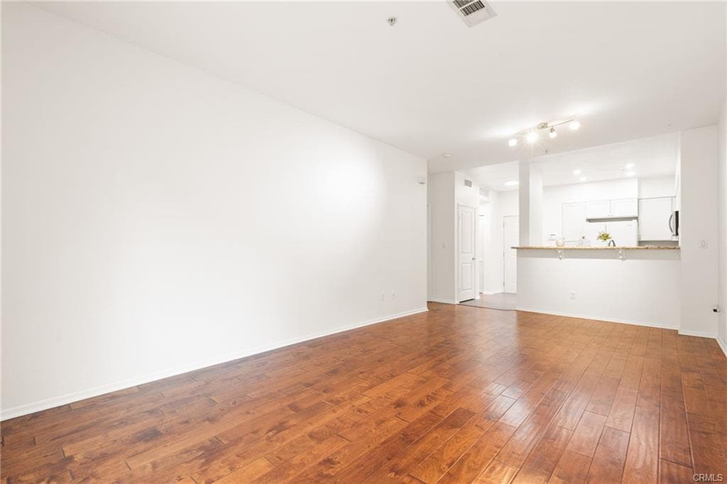 Building Photo - 6400 Crescent Park E