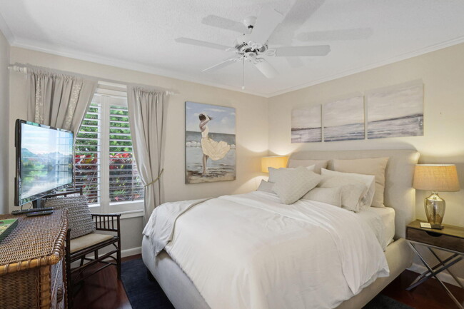 Building Photo - 10 Sailfish Ln