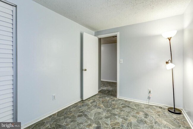 Building Photo - 20573 Summersong Ln