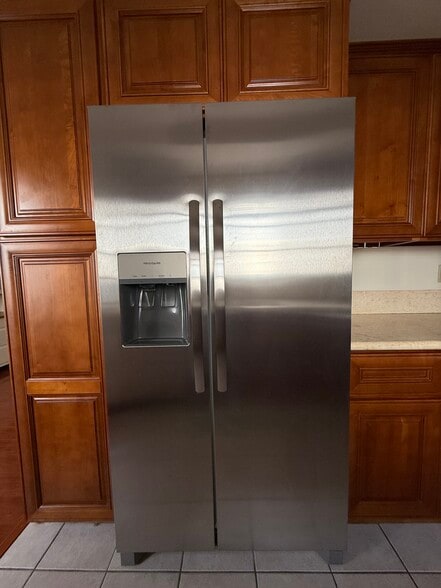 Building Photo - 26145 Frampton Ave