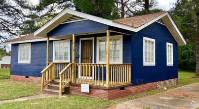Building Photo - 1311 Fernwood Dr