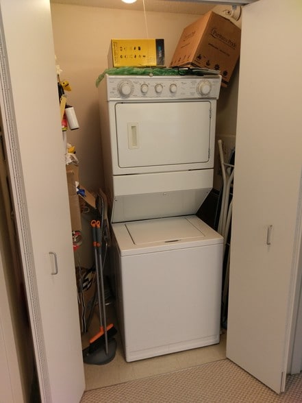 Building Photo - 2 E Erie St