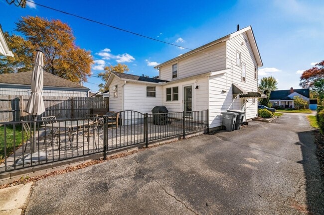 Building Photo - 190 E Dominion Blvd