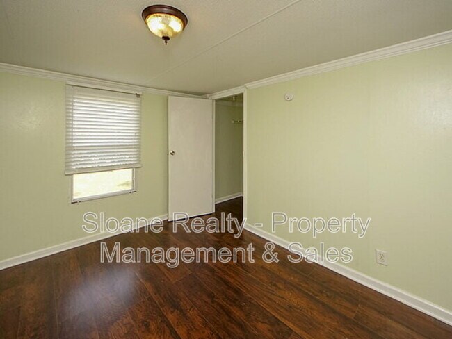 Building Photo - 3184 Sanders Rd