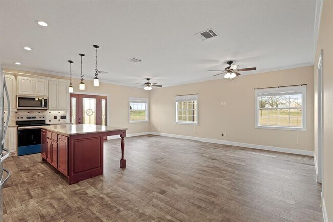 Building Photo - 35408 FM 1488