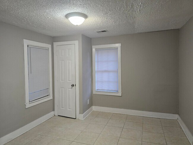 Building Photo - 1339 Blue Ridge Terrace