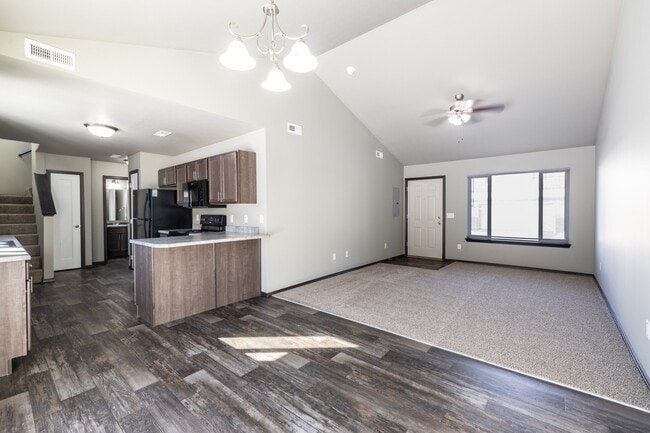 Building Photo - The Commons