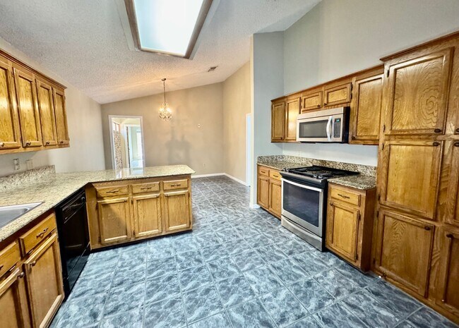 Building Photo - 10734 Erin Vale Ave