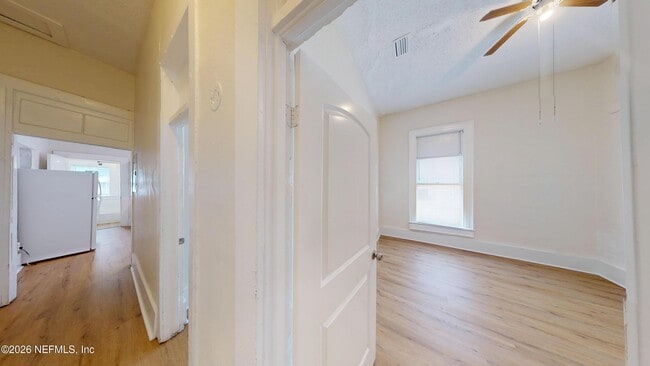 Building Photo - 2324 Moncrief Rd