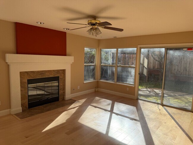 Building Photo - 212 Montevideo Cir