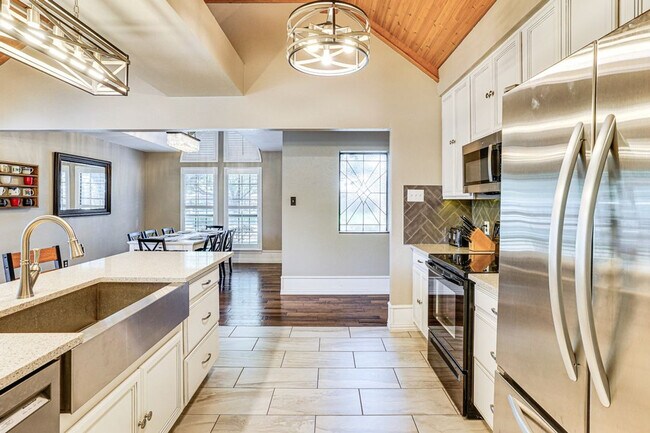 Building Photo - 3601 Medford Ct