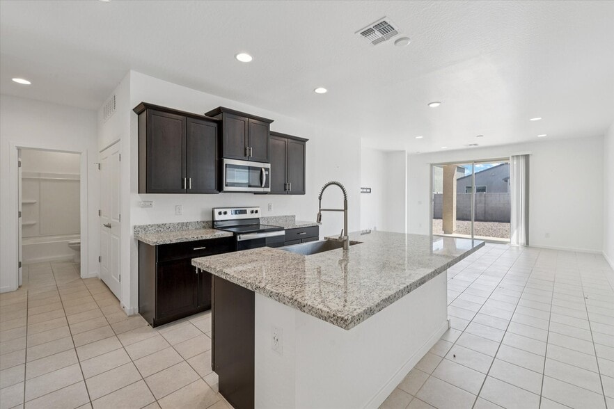 Building Photo - 4331 W Allen St