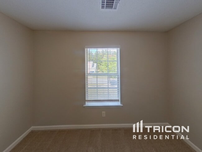 Building Photo - 5753 Village Loop
