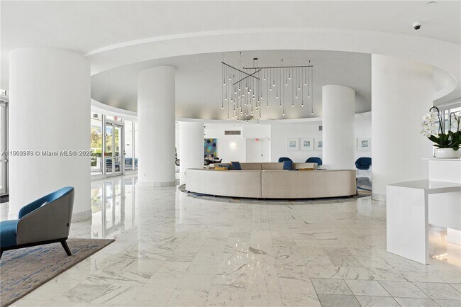 Building Photo - 1000 West Ave