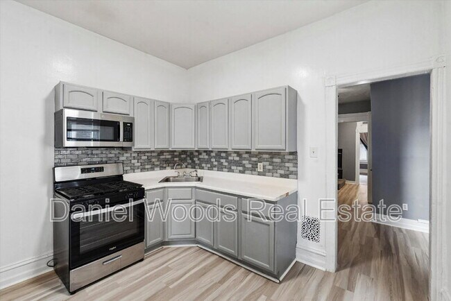 Building Photo - 3560 N 11th St