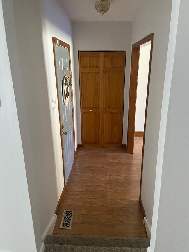 Building Photo - 253 Holly Ave