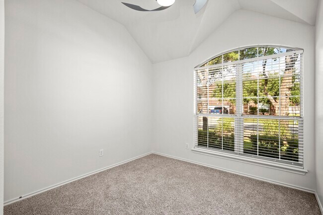 Building Photo - 9907 Brandywood Cir