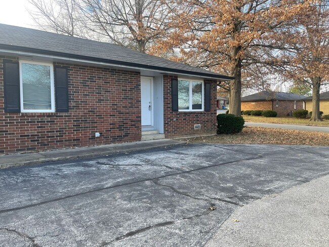 Primary Photo - 1052 S Lexington Ave