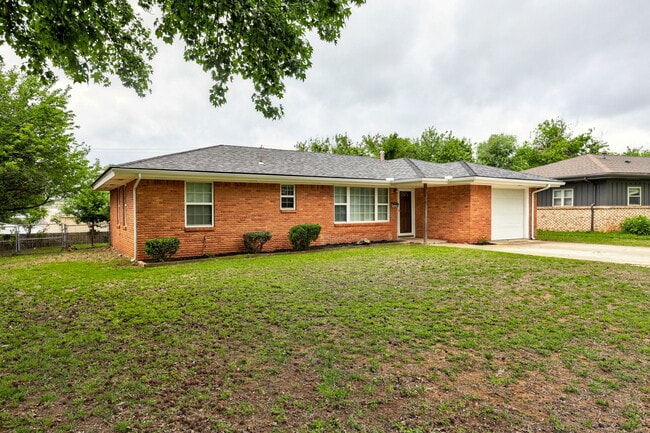 Building Photo - 1208 Avondale Dr