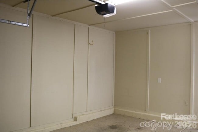 Building Photo - 9806 Longstone Ln