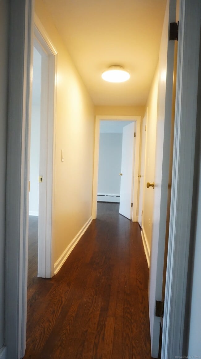 Building Photo - 586 Courtland Ave