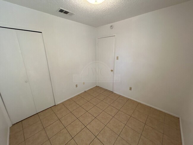 Building Photo - 1801 Lea Ann Dr