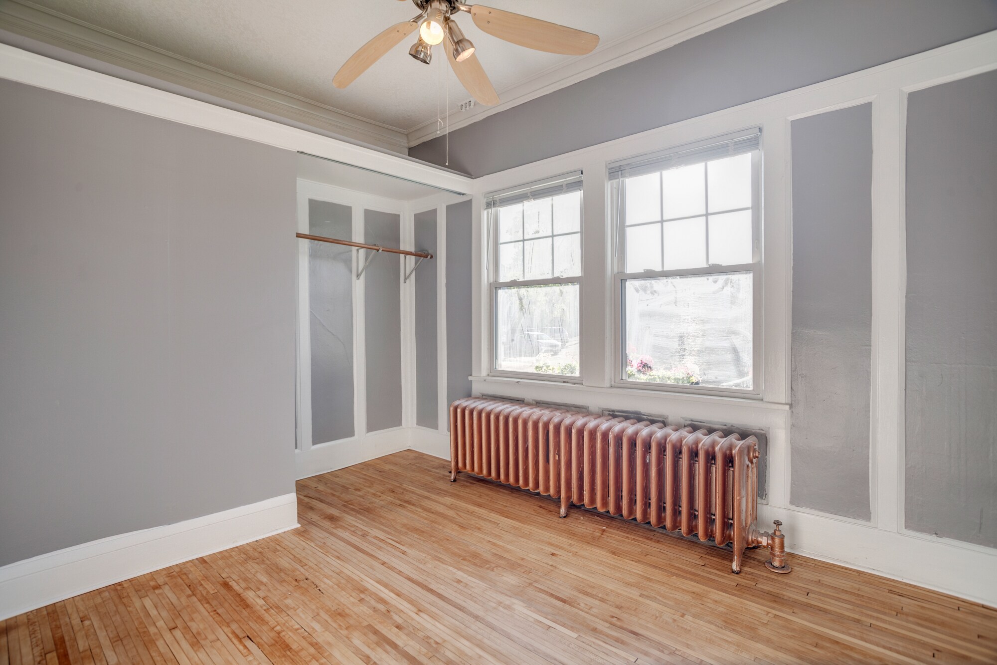 Building Photo - 1523 W Lake St