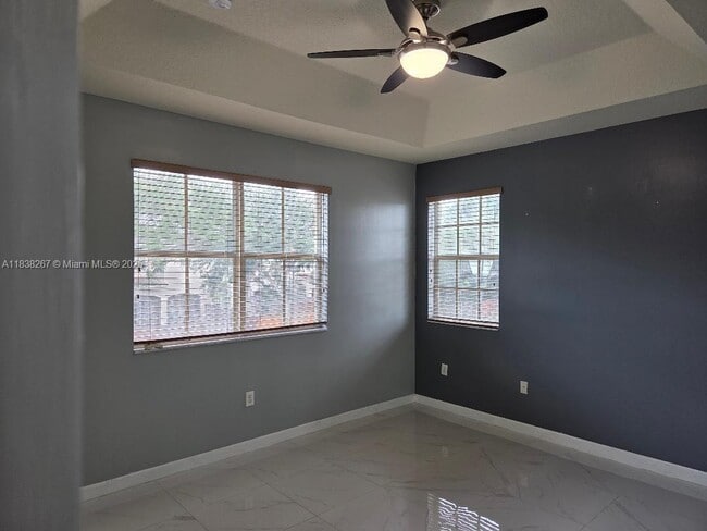 Building Photo - 928 SW 153rd Ct