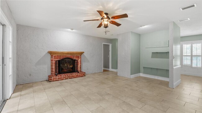 Building Photo - 5304 Rosecrest Cir