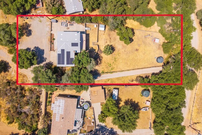 Building Photo - 3/3 HOME available NOW in DESCANSO w/ gara...