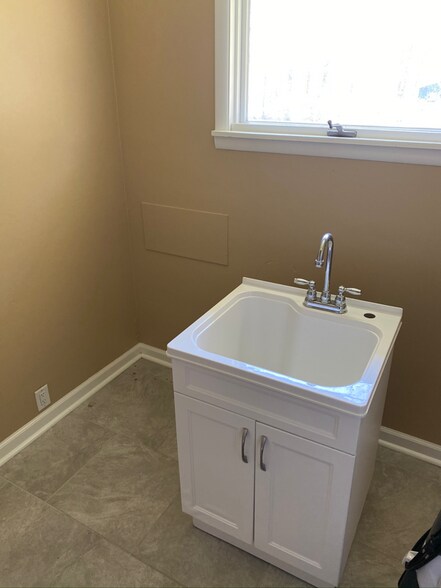 Building Photo - 4152 Sawyer Rd